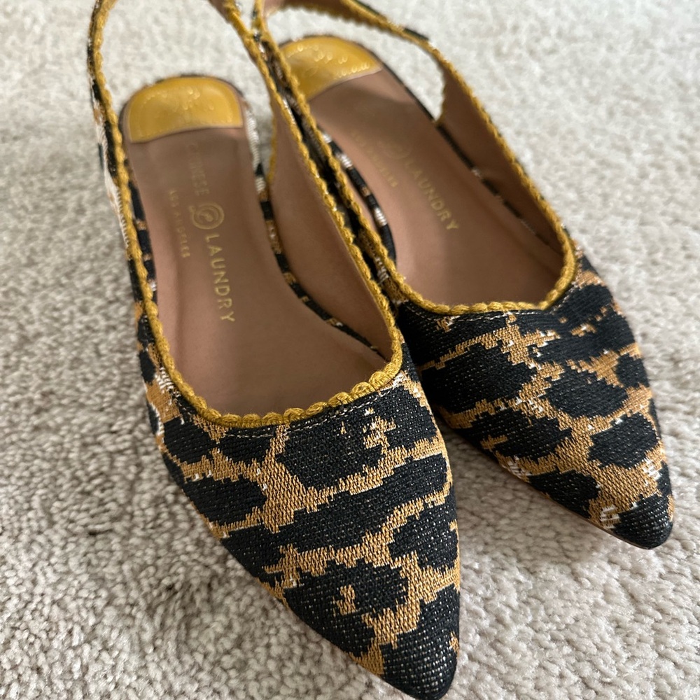 Chinese Laundry Black and Gold Women's Slingback Shoes
